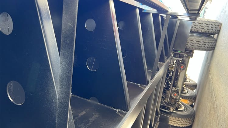 Remolque de plataforma baja de 3 ejes y 60 toneladas