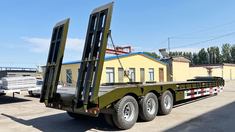 Remolque hidráulico de plataforma baja
