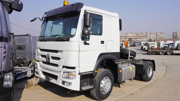 Camión tractor HOWO 4x2 a la venta