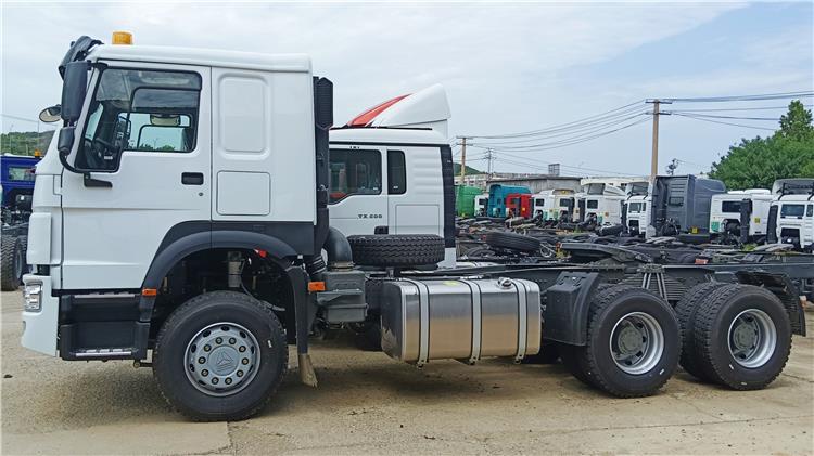 Camión tractor HOWO 430 a la venta en Uruguay