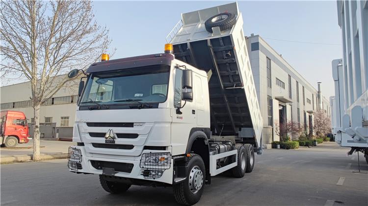 Camión volquete HOWO 380HP a la venta en Chile