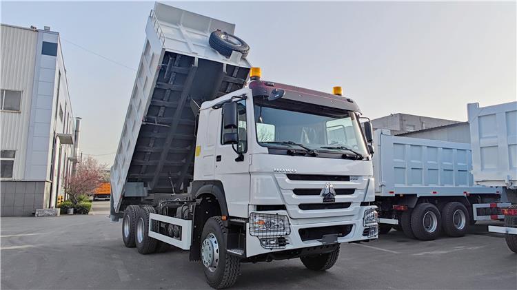 Camión volquete HOWO 380HP a la venta en Chile