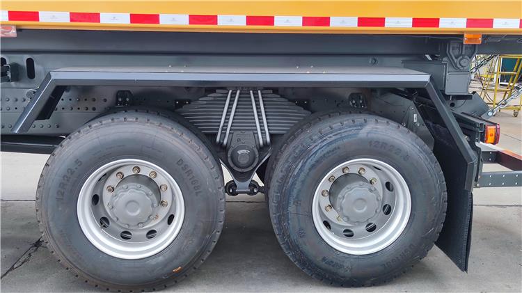 Camión volquete HOWO 6x4 a la venta en Columbia