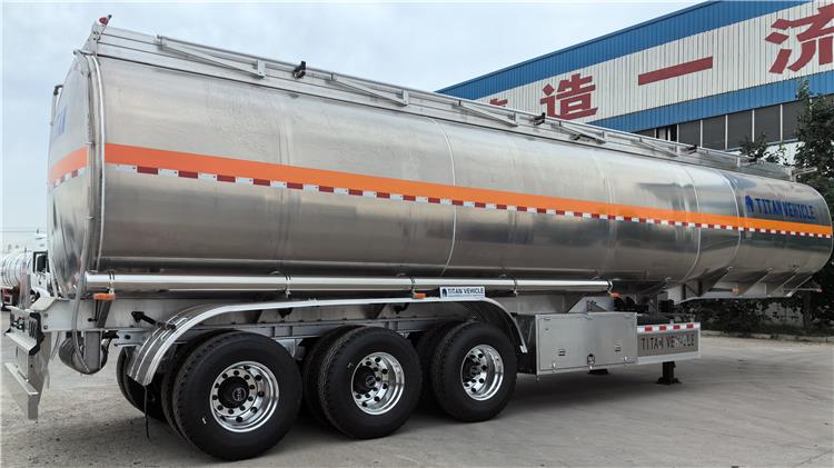 Remolque cisterna de aluminio de 42000 litros a la venta en Costa Rica