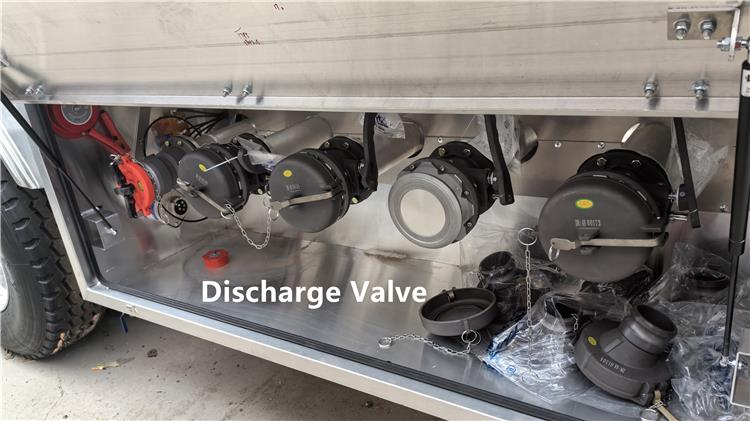 Remolque cisterna de aluminio de 42000 litros a la venta en Costa Rica