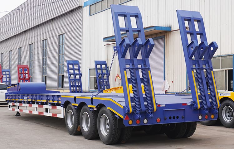Camión remolque de plataforma semibaja de 3 ejes y 40 pies a precio de venta