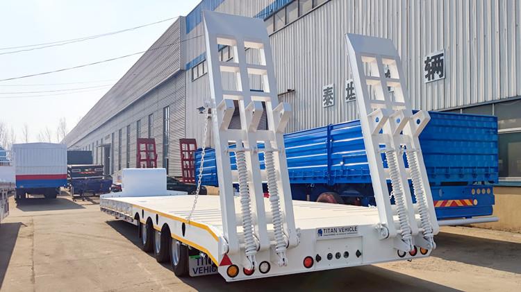 Remolque de plataforma baja de tres ejes a la venta 50 toneladas 70 toneladas