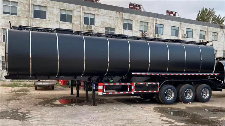 Remolque cisterna de asfalto de tres ejes con capacidad de 40000 L a la venta en Guyana