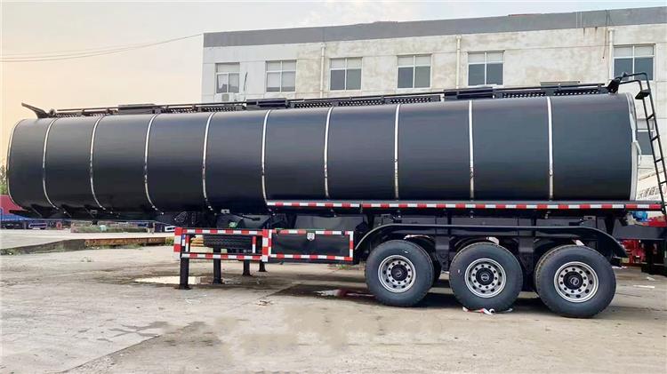 Remolque cisterna de asfalto de tres ejes con capacidad de 40000 L a la venta en Guyana