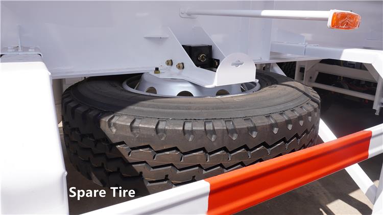 Semirremolque cisterna de combustible de tres ejes y 45000 L a la venta en Zambia