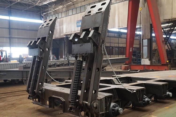 Rampa de plataforma baja de 3 ejes y 80 toneladas