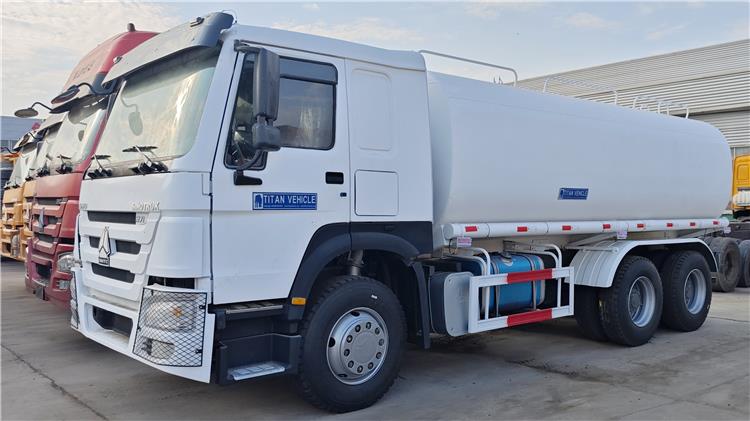 Camiones cisterna de combustible Howo 6x4 usados