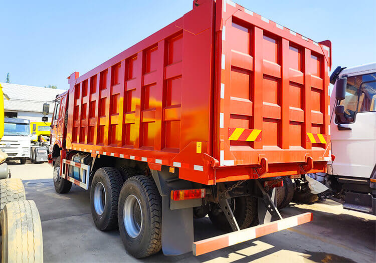 Camión volquete 6x4 Howo 371 usado
