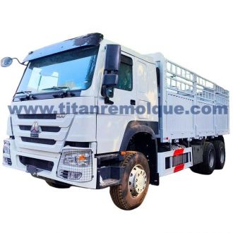 Camión con vallas usado Sinotruk Howo