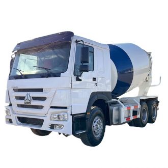 Camión mezclador Sinotruk Howo Transit de 6x4 y 10 m3 usado